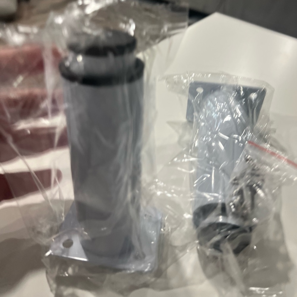 Desk leg risers (adjustable) - Picture 4 of 4